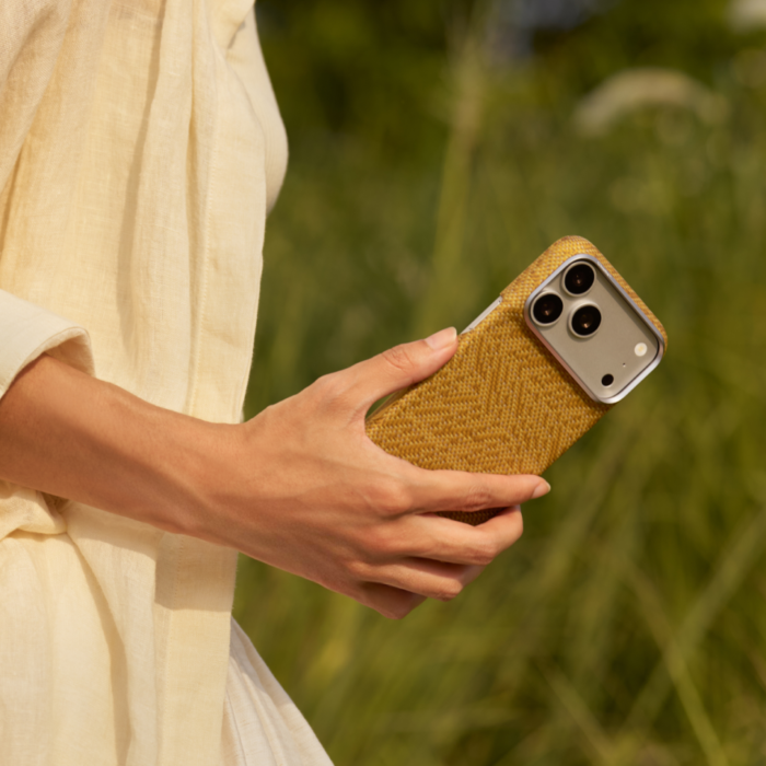 Magsafe Калъф за iPhone 18 Pro Max, Pitaka Edge Case Wind Over Wheat Golden Drift 01, Златист